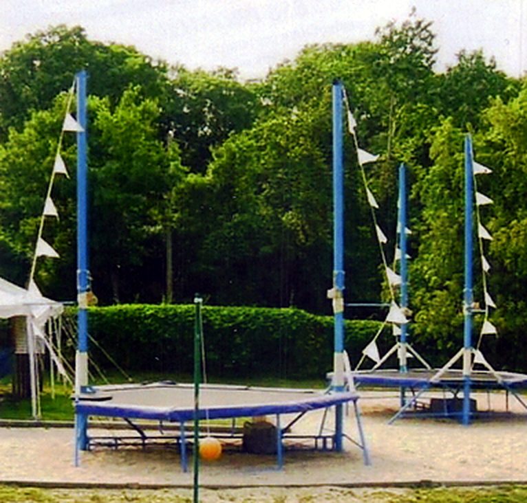 Trampoline Thing M25 on location